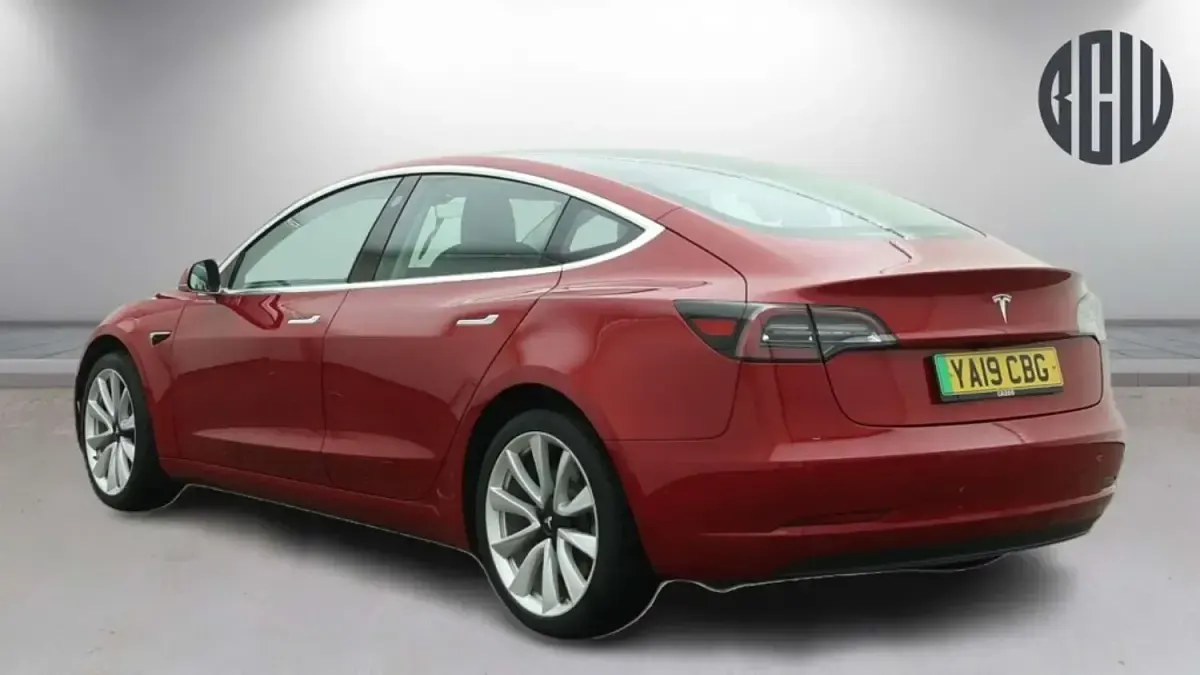 Used Tesla Model 3 Standard Range 239 kW (325 HP) 2019 Red Sedan