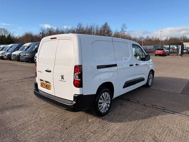 Used Peugeot Partner Premium 2022 White MPV