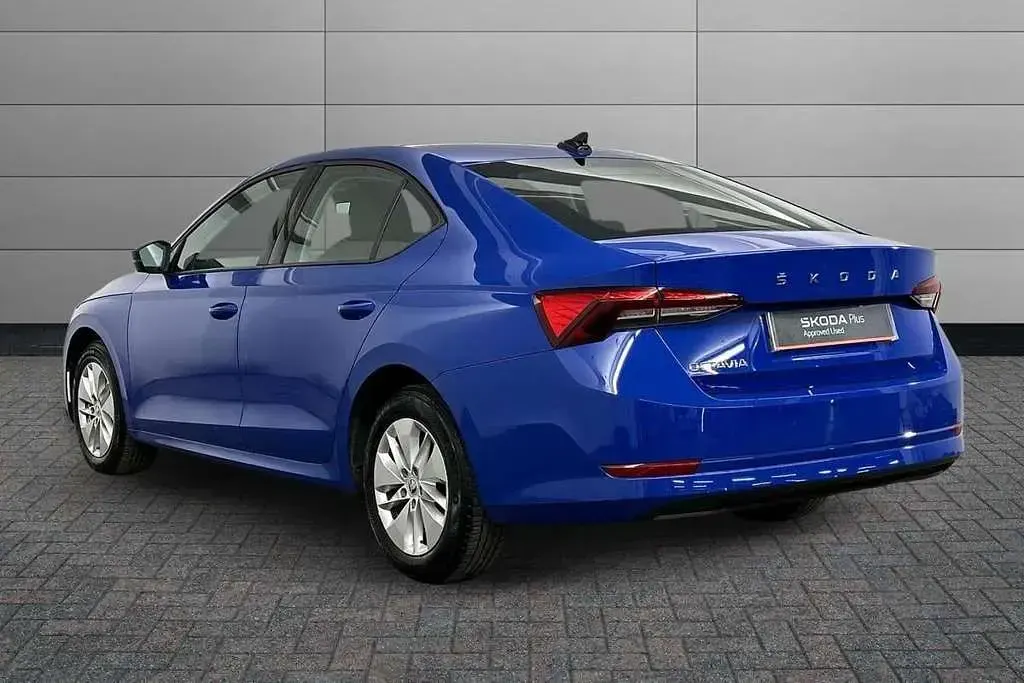 Used Skoda Octavia SE 110 HP (80 kW) 2022 Energy blue Hatchback