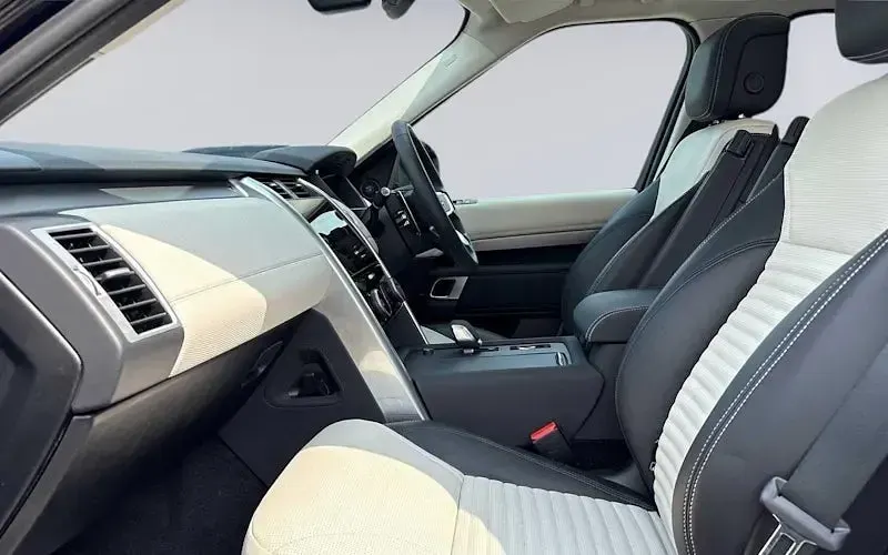 Used Land Rover Discovery 5 SE Dynamic 349 HP (256 kW) 2025 SUV
