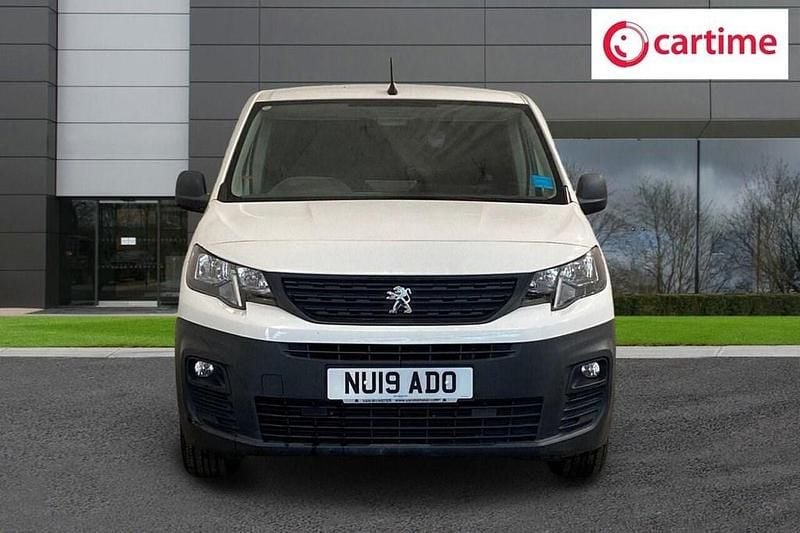 Begagnad Peugeot Partner 2019 Vit Minibuss