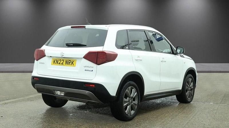 Used Suzuki Vitara SZ-T 129 HP (94 kW) 2022 White SUV