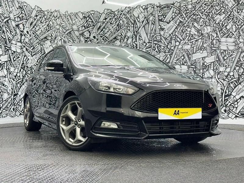 Used Ford Focus ST 250 HP (183 kW) 2018 Black Hatchback