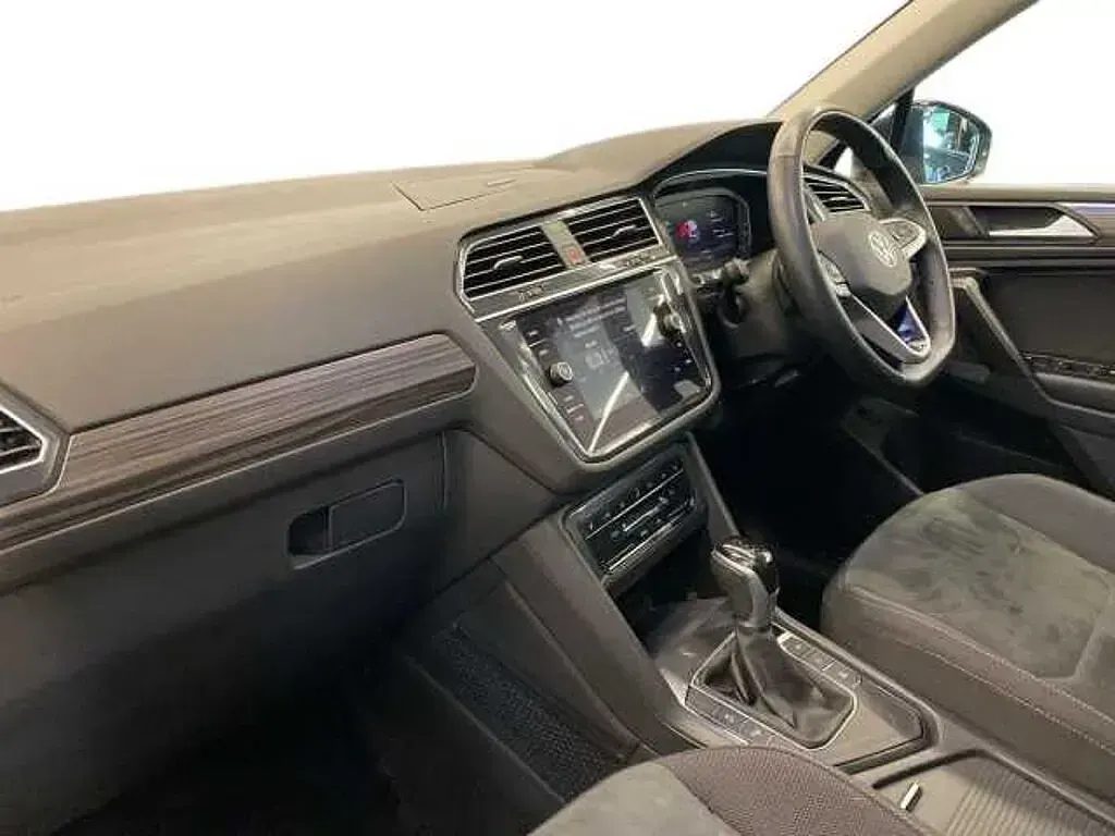 Used VW Tiguan Allspace Elegance 150 HP (110 kW) 2024 Blue SUV