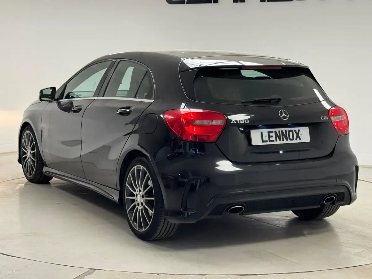 Begagnad Mercedes A180 AMG 2015 Svart Halvkombi
