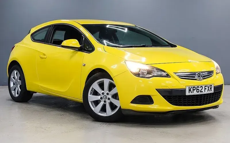 Used Vauxhall Astra GTC Sport 120 HP (88 kW) 2014 Coupe