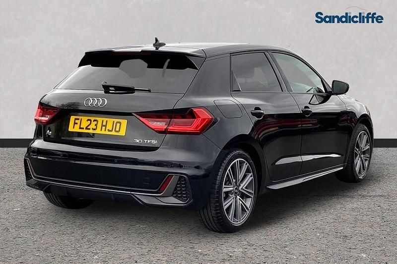 Begagnad Audi A1 S-Line 110 HK (80 kW) 2023 Svart SUV