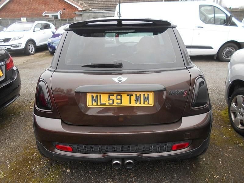 Usado Mini Cooper S Hatch 175 HP (128 kW) 2009 Castanho Citadino