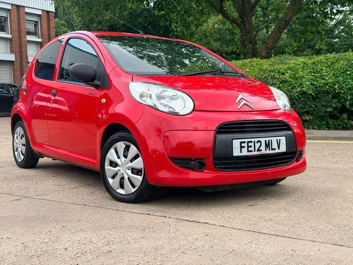 Used Citroën C1 VTR Sport 68 HP (50 kW) 2012 Red Hatchback