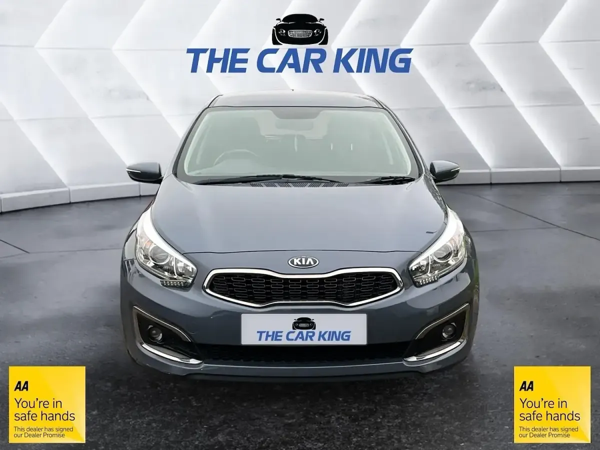 Used Kia Ceed 134 HP (98 kW) 2015 Blue Hatchback