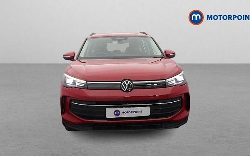 Used VW Tiguan Life 150 HP (110 kW) 2024 Red SUV
