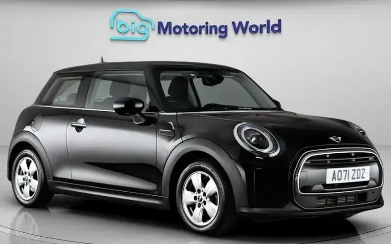 Used Mini Cooper Classic 136 HP (100 kW) 2021 Hatchback