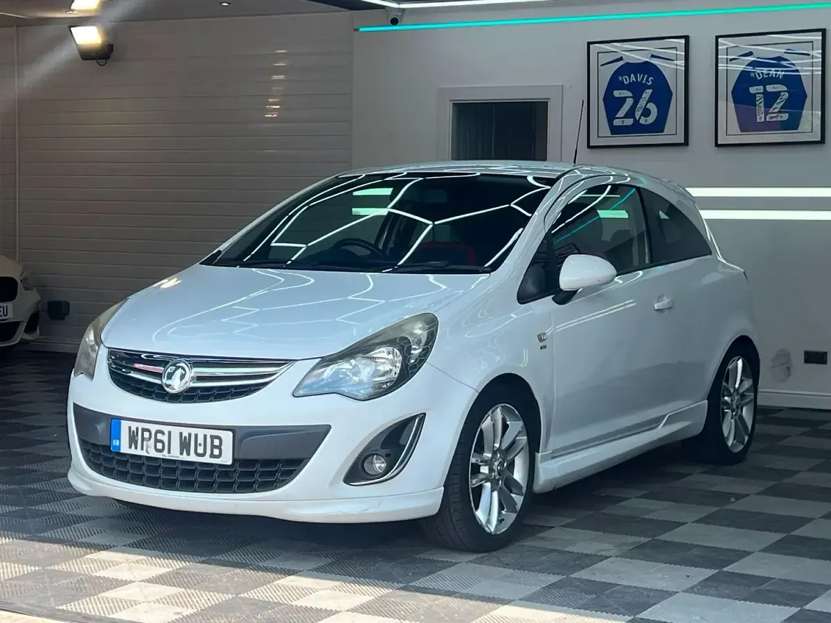 Used Vauxhall Corsa SRi 2012 White Hatchback