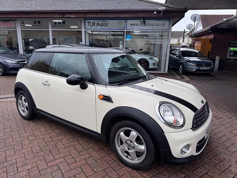 White Used 2010 Mini Cooper Hatch Hatchback | £6,750 (Good price) - Image 1/4