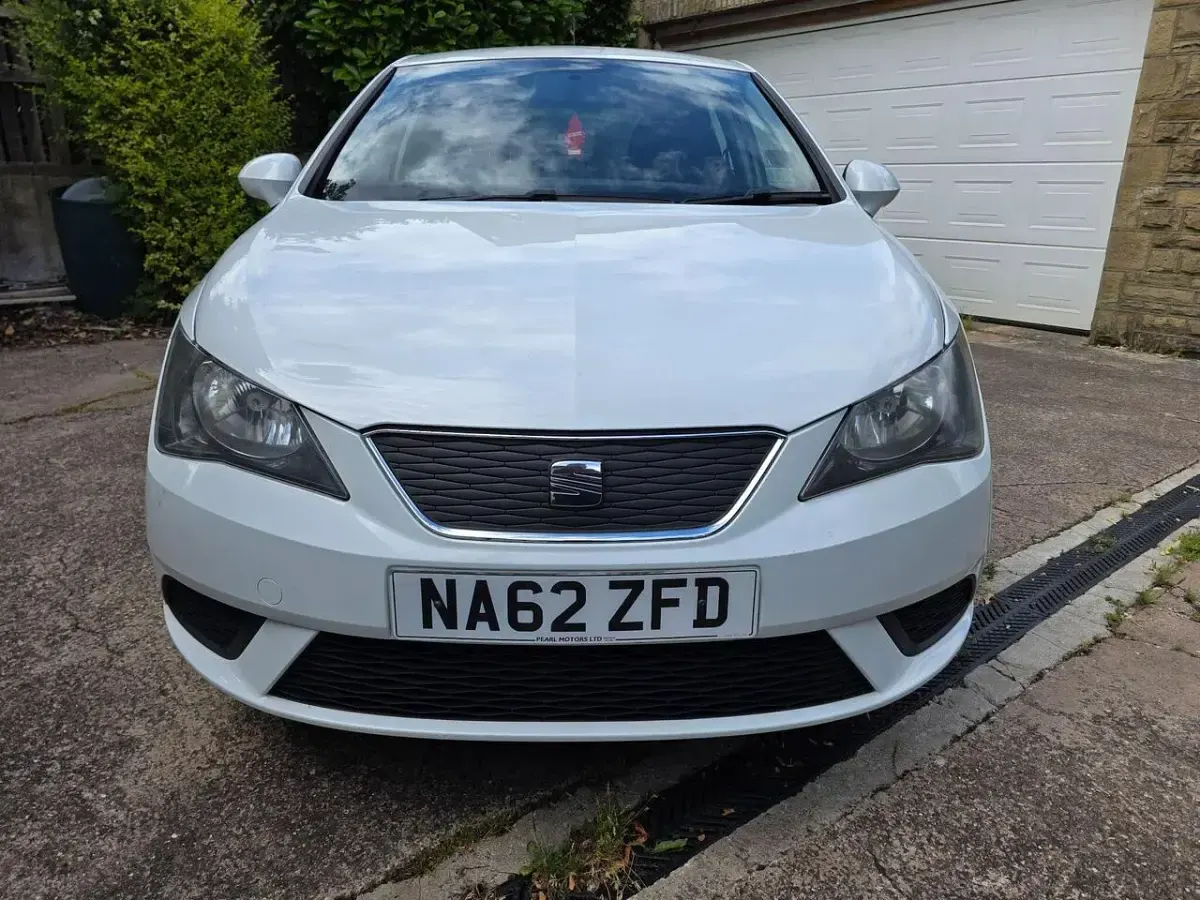 Used Seat Ibiza Ecomotive 75 HP (55 kW) 2012 White Hatchback