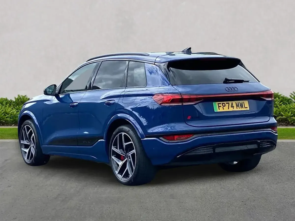 Used Audi SQ6 e-tron Business 359 kW (489 HP) 2024 Blue SUV