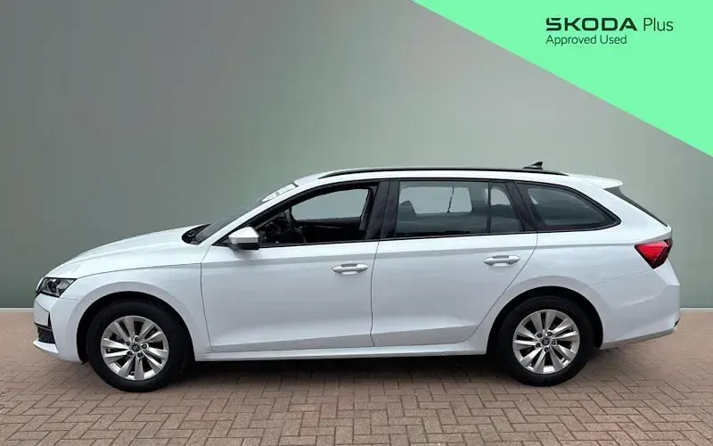 Used Skoda Octavia SE Technology 116 HP (85 kW) 2025 White Estate