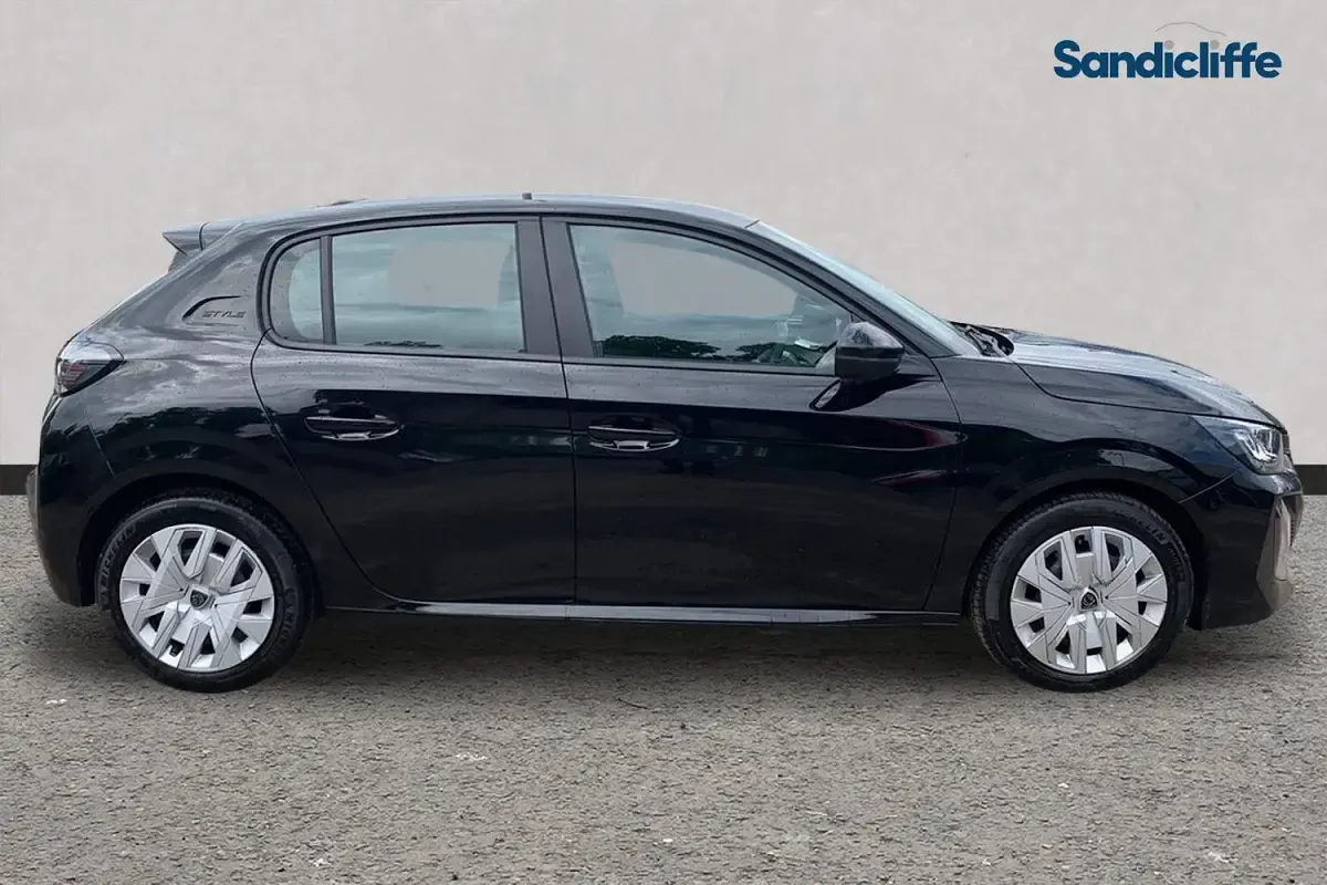 Used Peugeot 208 Style 101 HP (74 kW) 2025 Black Hatchback