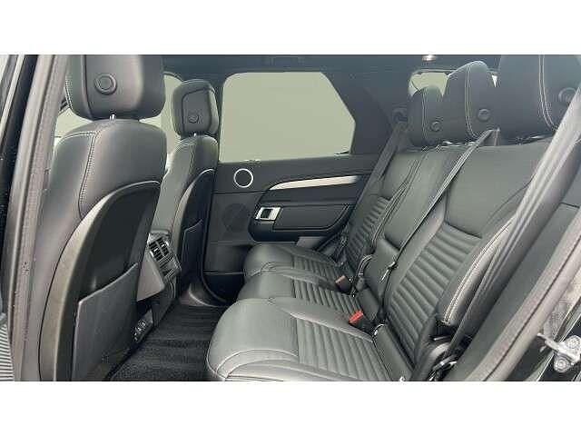 Usado Land Rover Discovery 5 SE Dynamic 296 HP (217 kW) 2022 Preto SUV