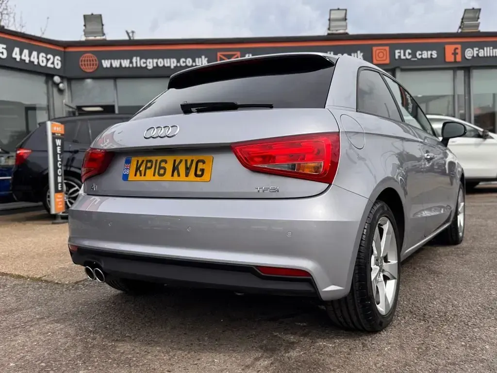 Begagnad Audi A1 Sport 125 HK (91 kW) 2016 Silver Halvkombi