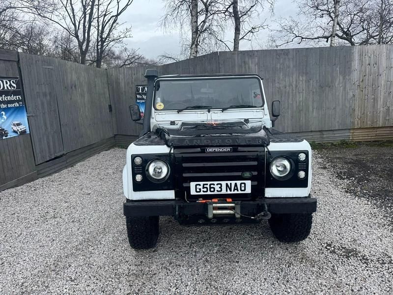 Used Land Rover Defender 111 HP (81 kW) 1989 White SUV