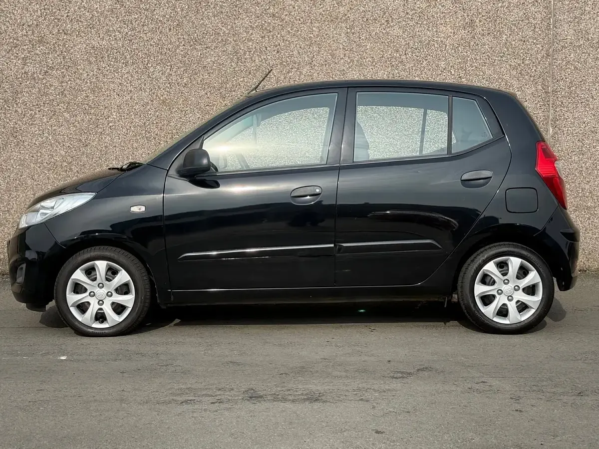 Used Hyundai i10 Classic 85 HP (62 kW) 2012 Black Hatchback