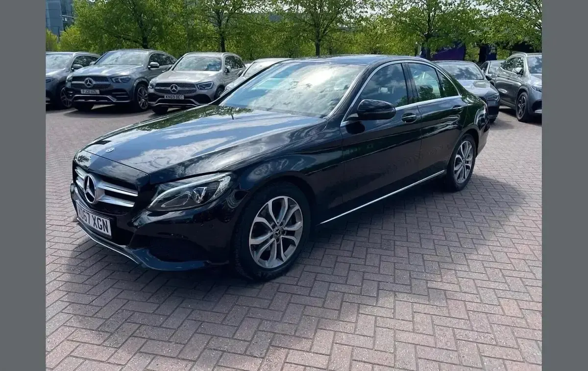 Usado Mercedes C220 170 CV (125 kW) 2017 Negro Berlina