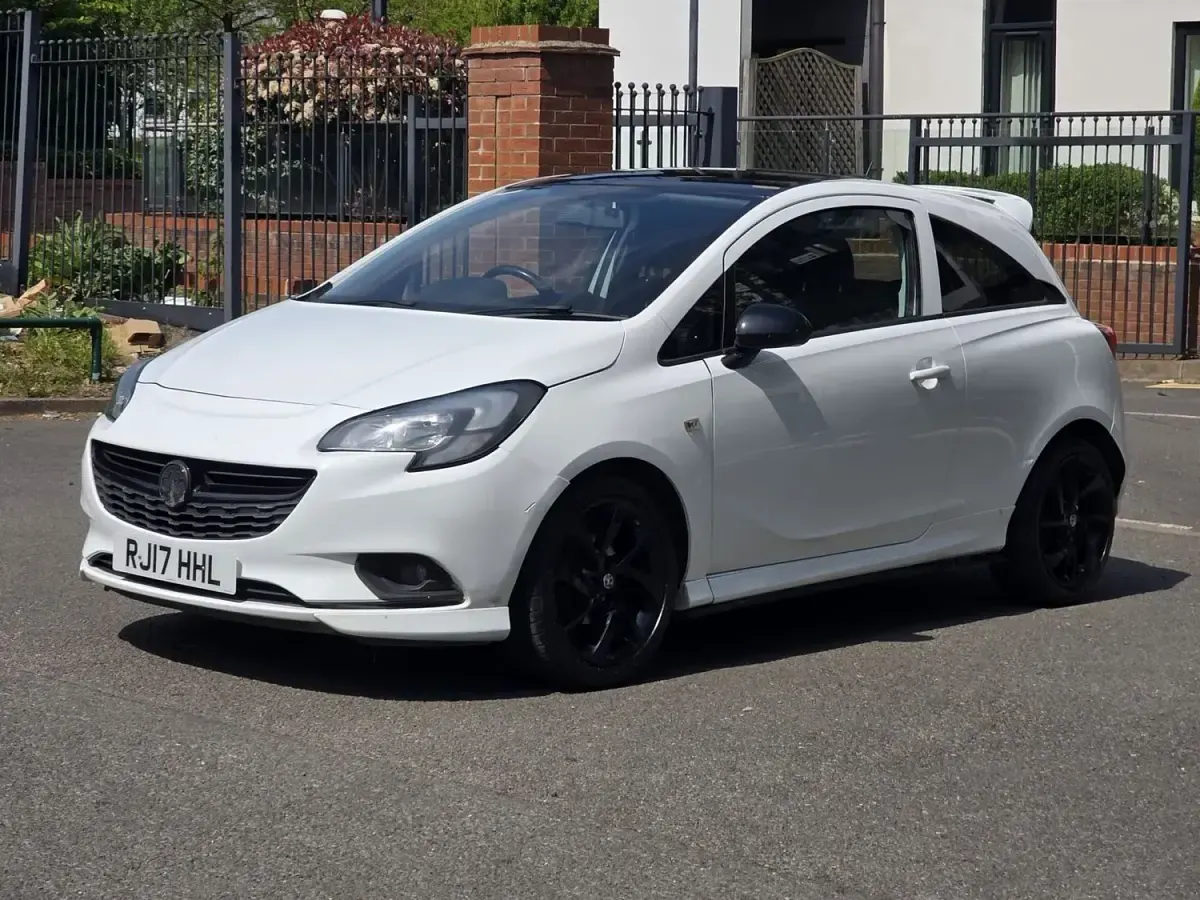 Second-hand Vauxhall Corsa Edition 2017 Alb Hatchback
