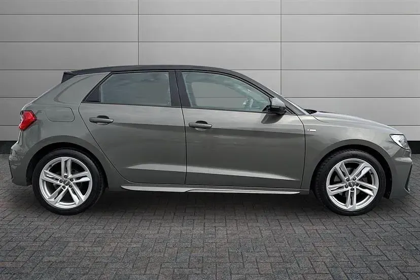 Begagnad Audi A1 S-Line 150 HK (110 kW) 2019 Grå SUV