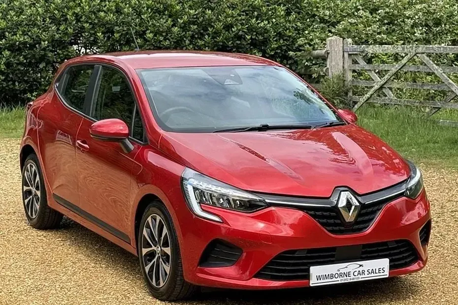 Used Renault Clio Evolution 90 HP (66 kW) 2023 Flame red Hatchback