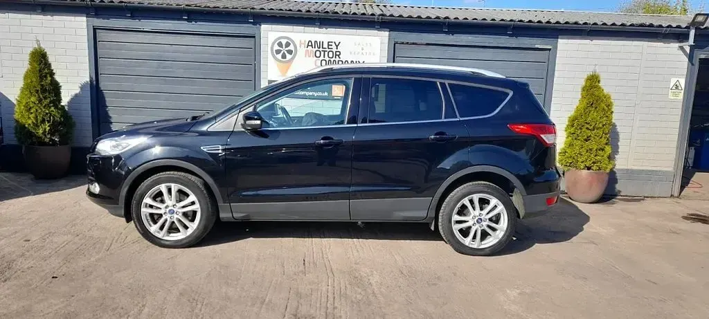 Usado Ford Kuga Titanium X 140 HP (102 kW) 2014 Preto SUV