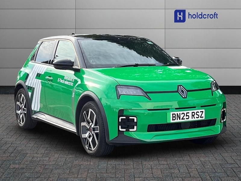 Twotone metallic pop green with black roof + re Used 2025 Renault R5 Hatchback | £25,750 (Fair price) - Image 1/1