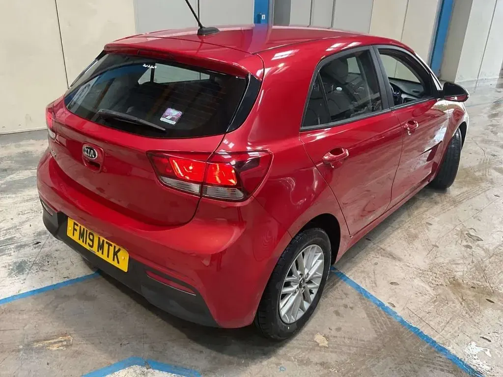 Used Kia Rio 98 HP (72 kW) 2019 Red Hatchback
