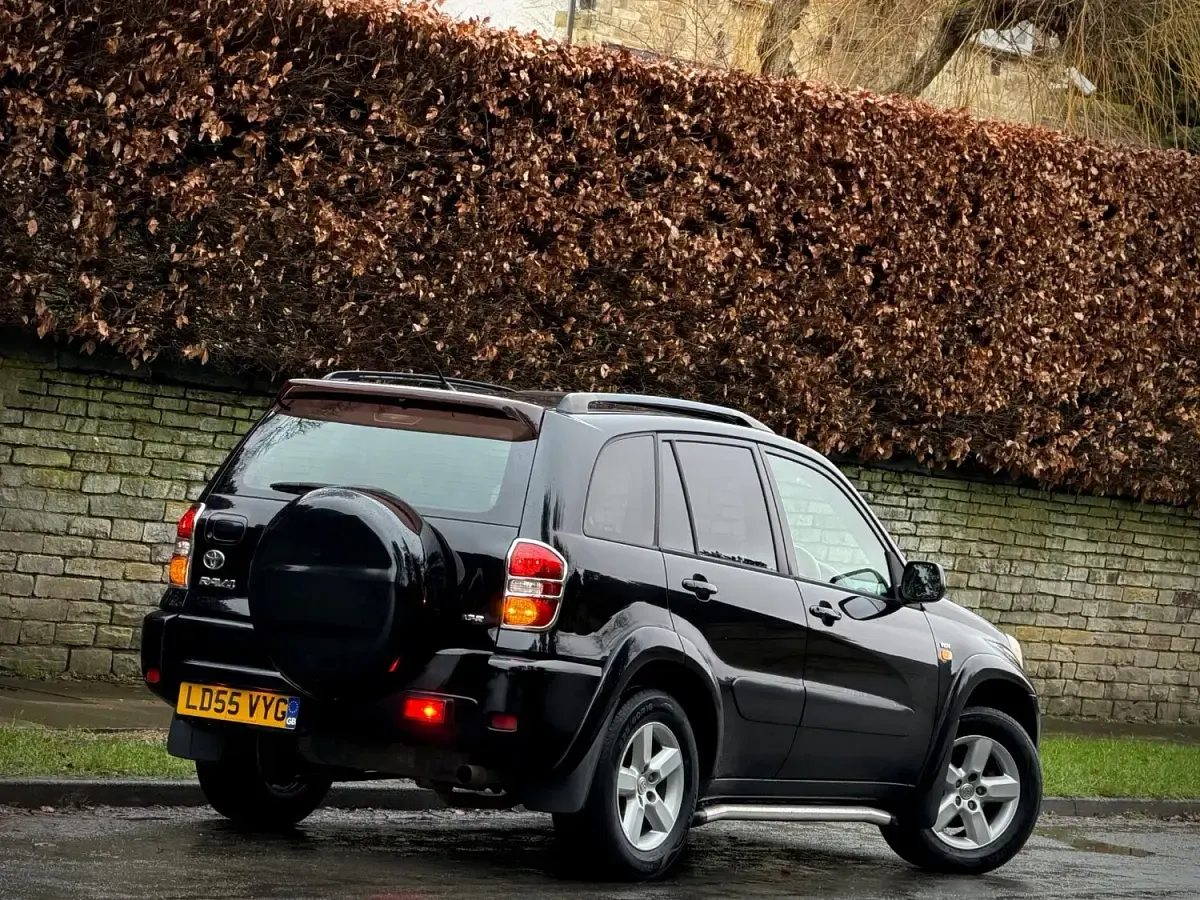 Used Toyota RAV4 147 HP (108 kW) 2005 Black SUV