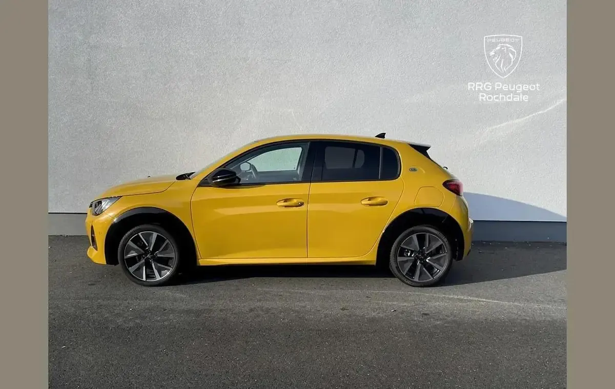 Used Peugeot e-208 Premium 100 kW (136 HP) 2022 Yellow Hatchback