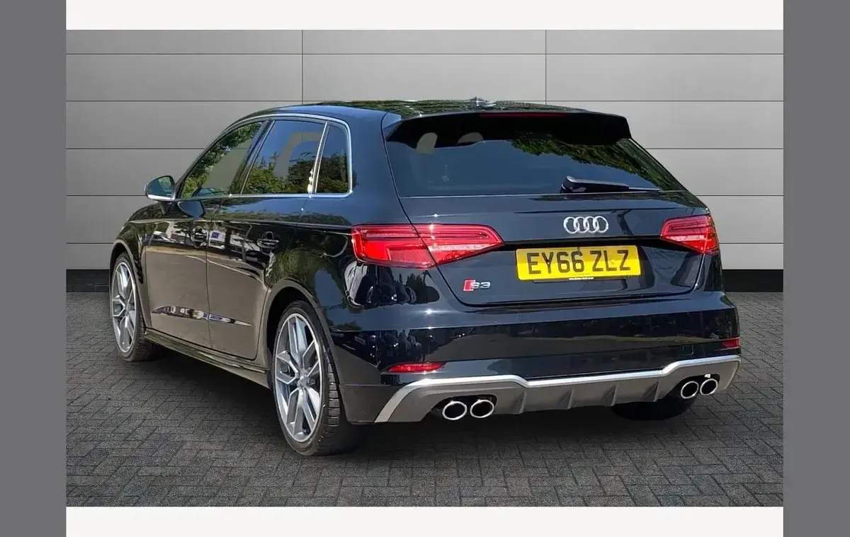 Used Audi A3 Advanced 310 HP (228 kW) 2016 Black Hatchback