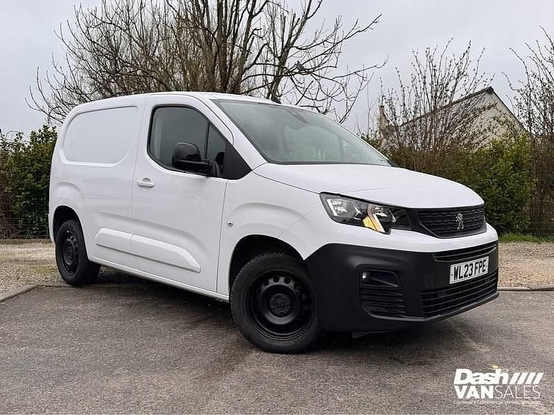 Used Peugeot Partner Premium 131 HP (96 kW) 2023 White MPV