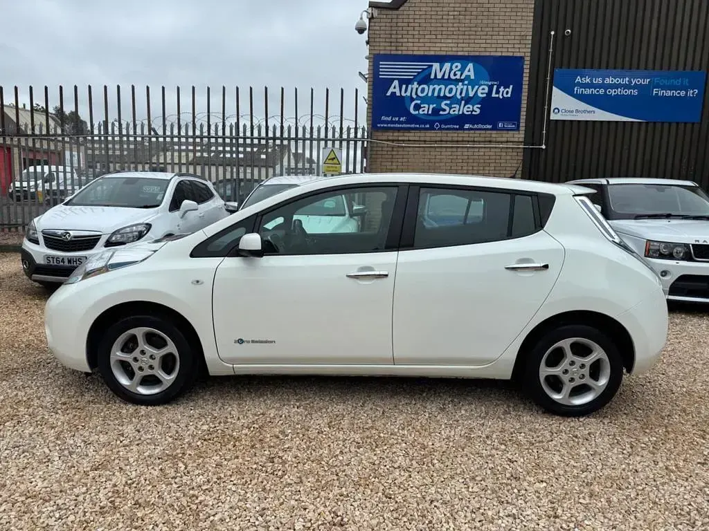 Used Nissan Leaf Acenta 80 kW (109 HP) 2017 White Hatchback