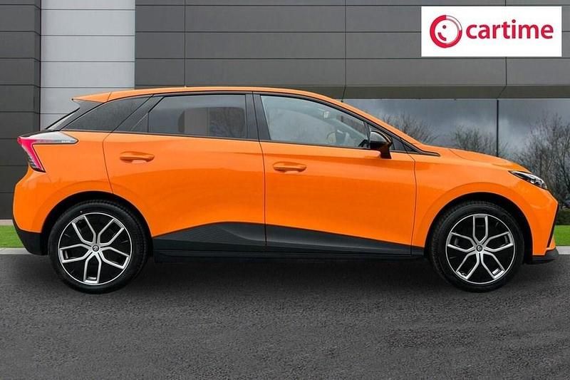Used MG MG4 EV Trophy 63 kW (87 HP) 2023 Orange Hatchback