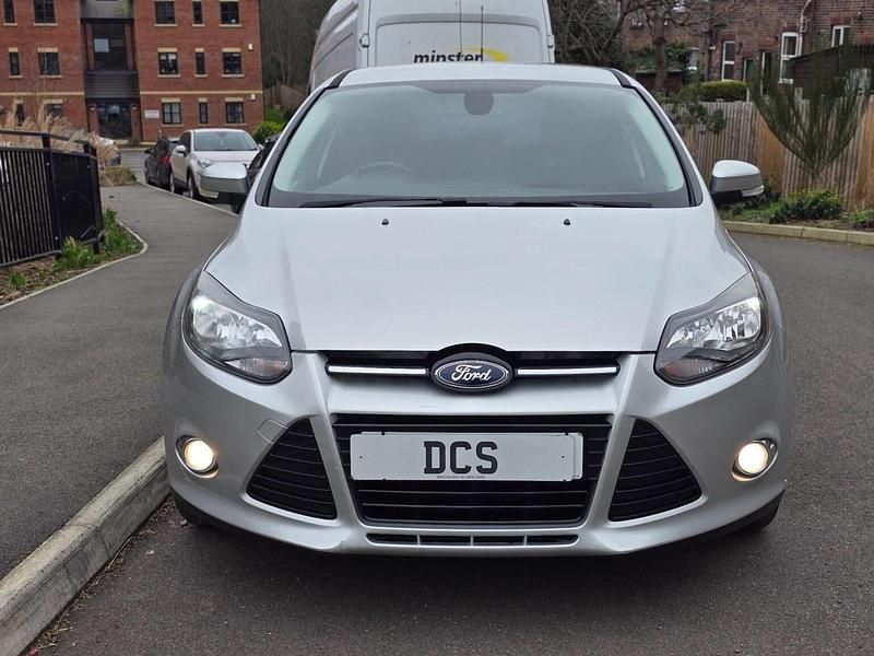 Used Ford Focus Titanium 115 HP (84 kW) 2014 Silver Hatchback