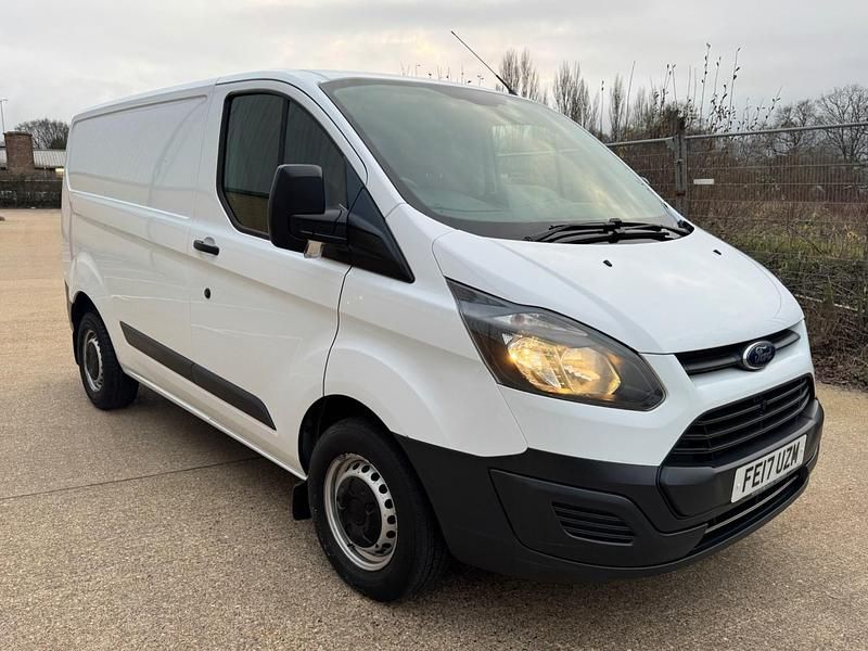 Used Ford Transit Custom 105 HP (77 kW) 2017 White Van