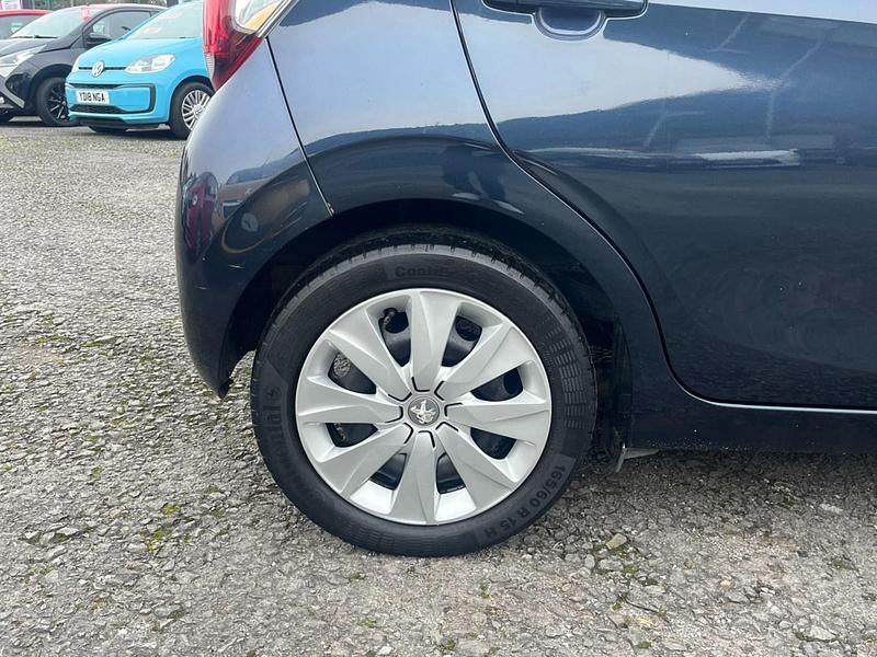 Used Peugeot 108 Active 68 HP (50 kW) 2015 Blue Hatchback