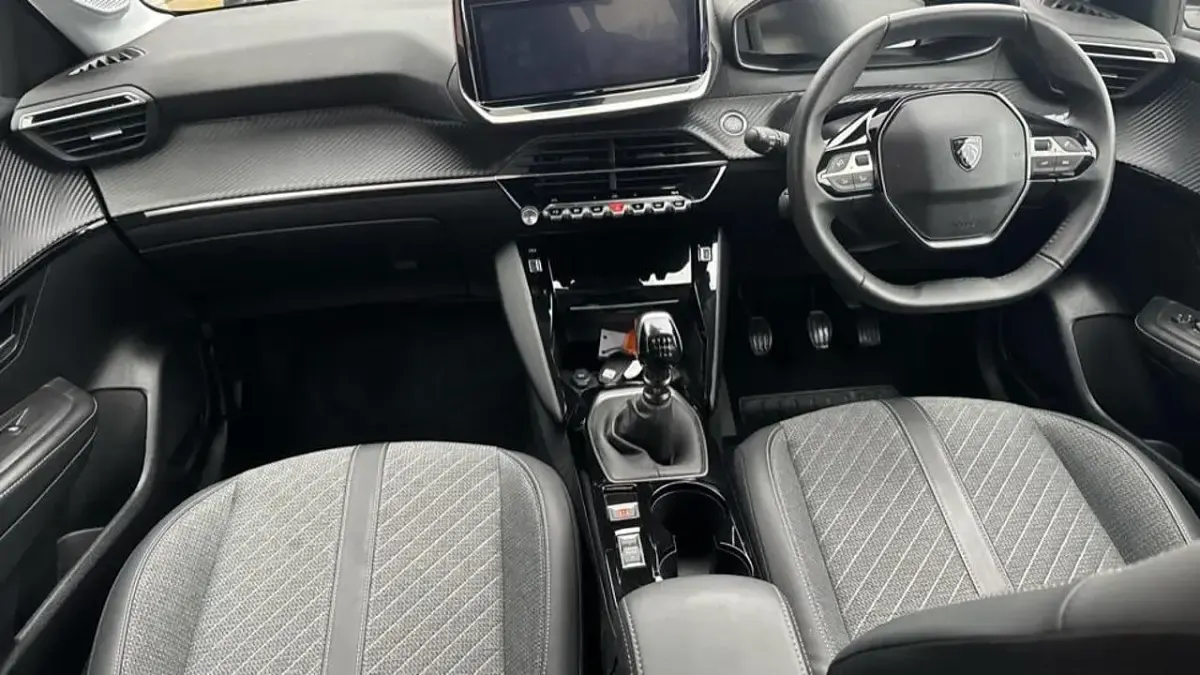 Gebraucht Peugeot 208 Allure 99 PS (72 kW) 2025 Blau Kleinwagen