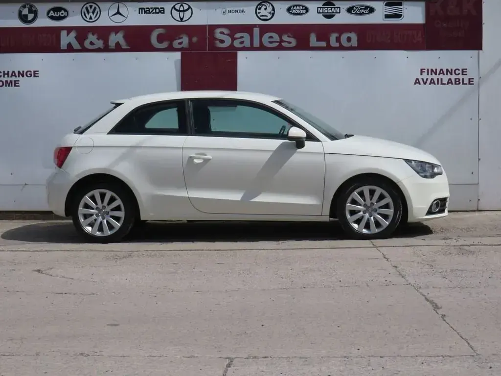 Używany Audi A1 Sport 86 KM (63 kW) 2013 Biały Hatchback