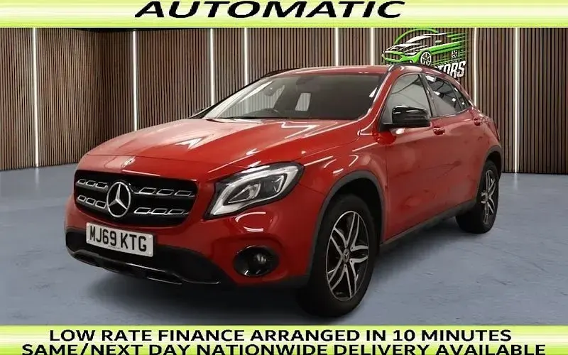 Usado Mercedes GLA180 Urban 122 HP (89 kW) 2020 SUV