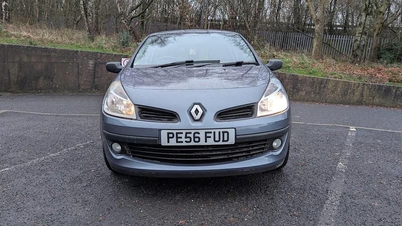 Blue Used 2006 Renault Clio II Expression Hatchback | £995 (Super price) - Image 1/4