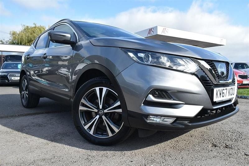 Grey Used 2017 Nissan Qashqai N-Connecta SUV | £10,695 (Fair price) - Image 1/4