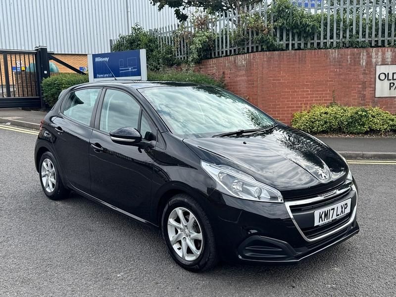 Usado Peugeot 208 Active 2017 Preto Citadino