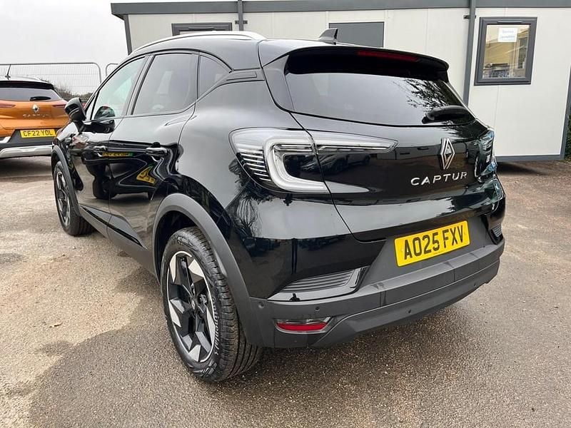 Second-hand Renault Captur 90 CP (66 kW) 2025 Negru SUV