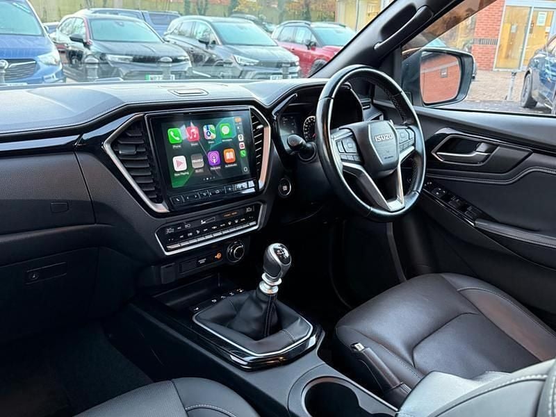 White Used 2021 Isuzu D-Max Pickup | £20,990 (Expensive) - Image 1/4